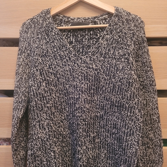 Rag & Bone Knit V Neck Black White Sweater Size Medium - Picture 3 of 8